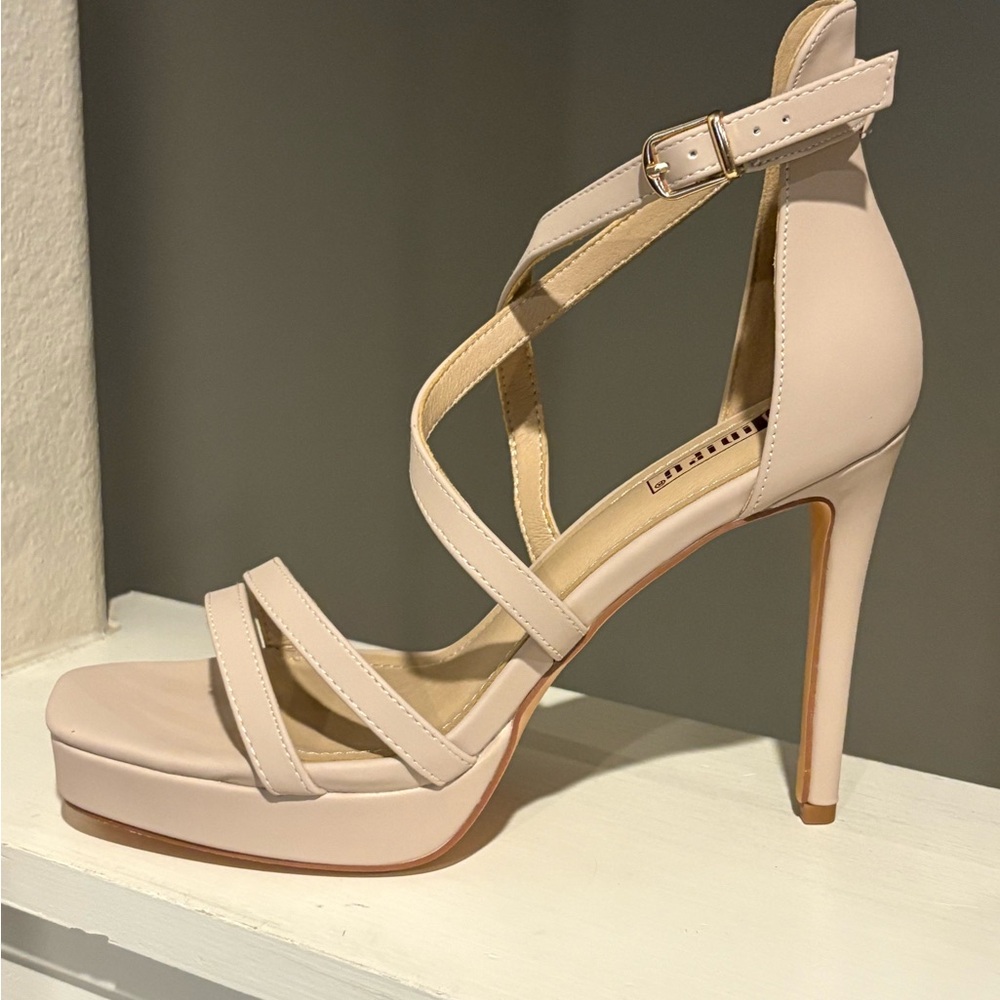 IDIFU Women’s Nude Chunky High Heels Open Toe Ankle Strap Elegant Size 8.5 - Picture 4 of 9